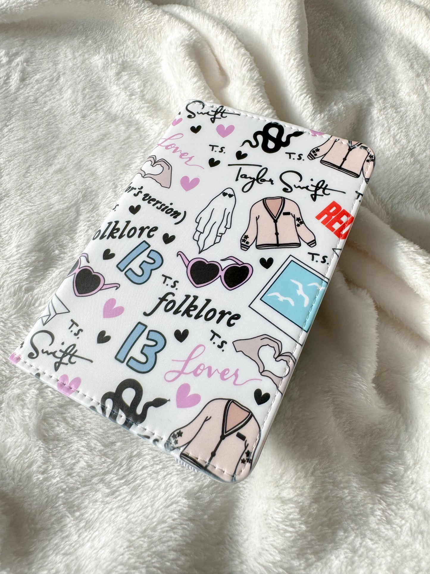 The Holiday Bundle Mixed Eras - Passport Cover, Luggage Tag and Bookmark