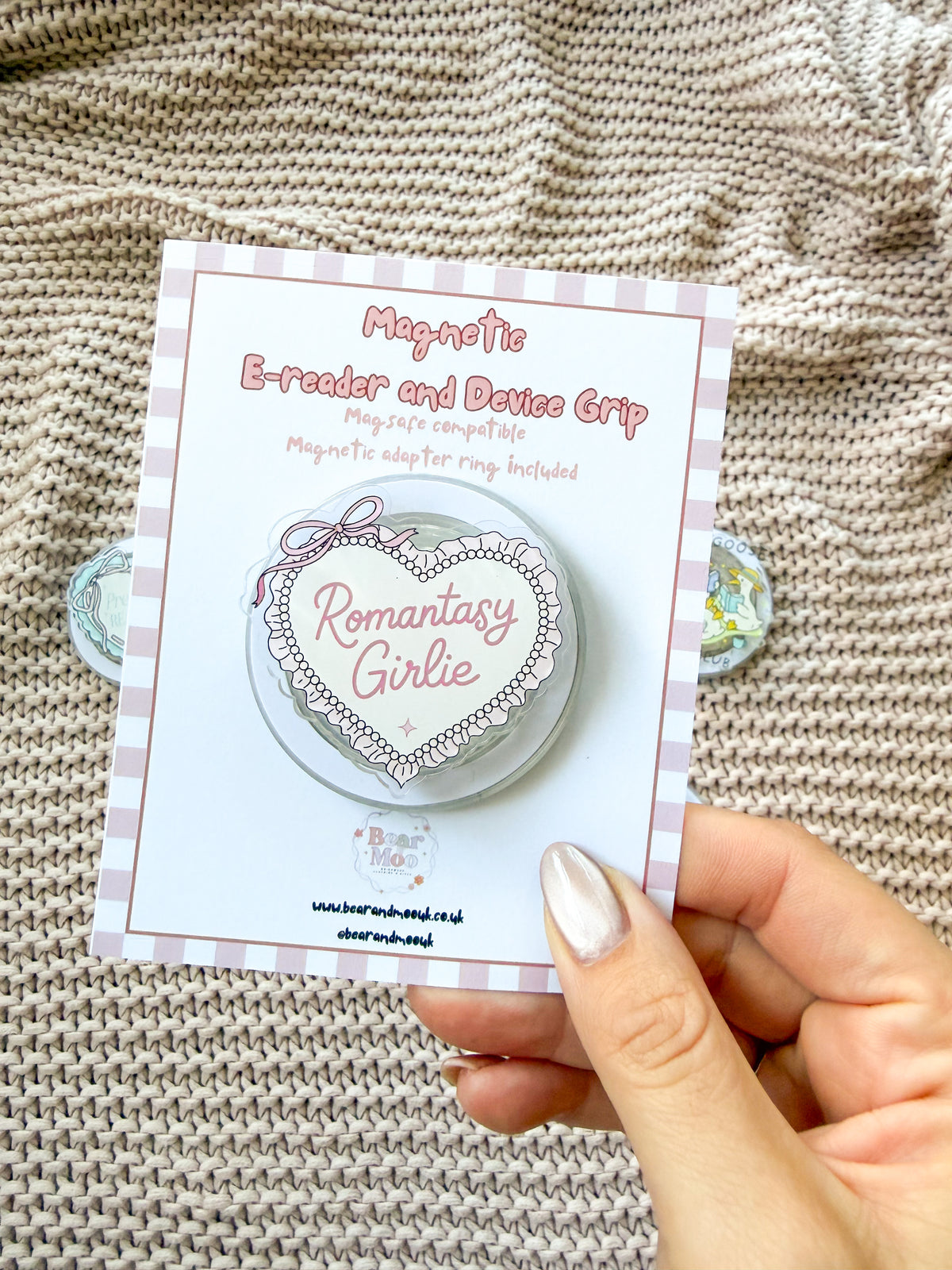 Magnetic E-Reader Kindle and Device Grip ✨ - Romantasy Girlie - MagSafe Compatible - Kindle E Reader Accessories